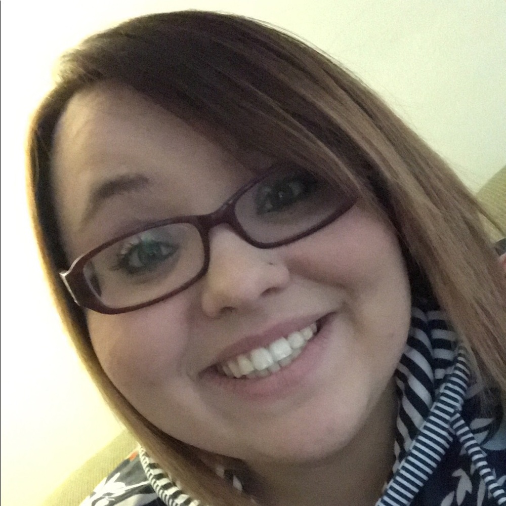 Meet your Posher, Alexandra